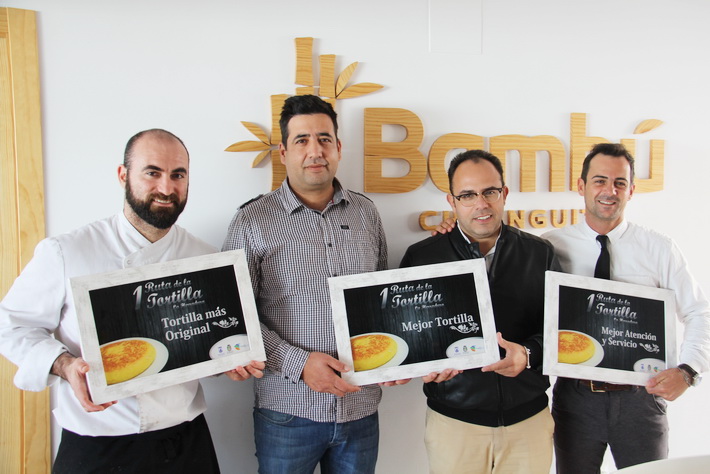 El chiringuito Bambú gana  la Ruta de la Tortilla en La Herradura 